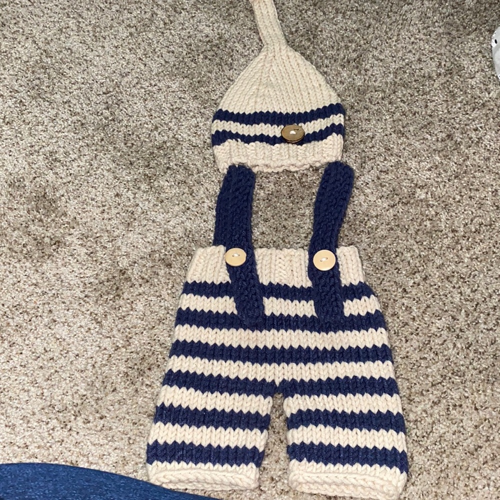 0-3 month outfit for photos
